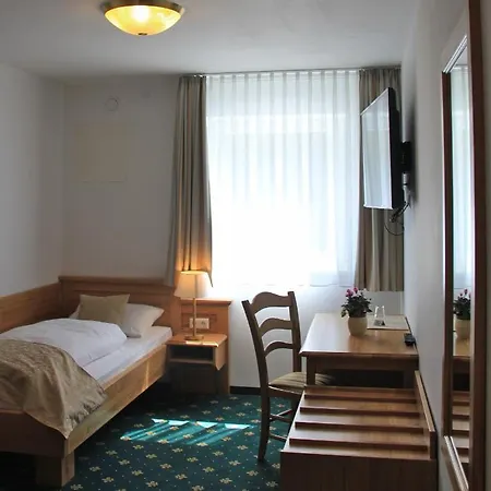 Hotel Schwabenwirt 3*